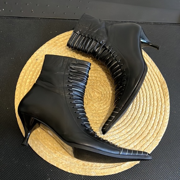 Davos Gomma Leather Pointy Unique Ankle Boot Size 37 - Picture 9 of 10